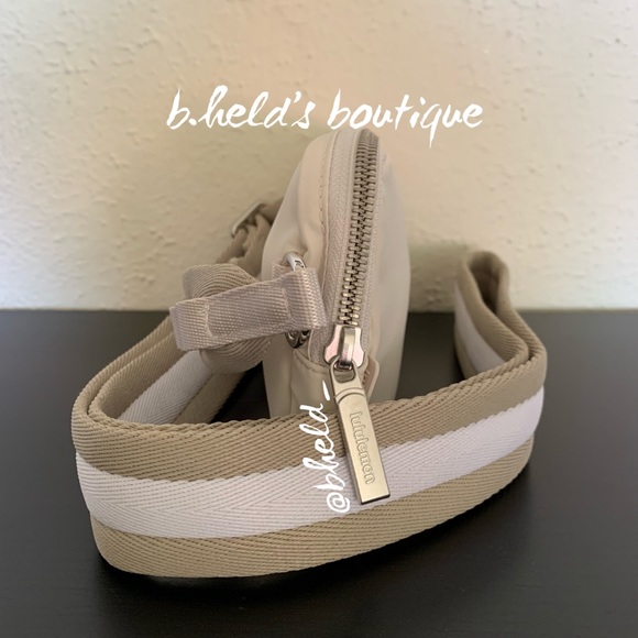 lululemon Everywhere Crossbody Bag in White Opal/Raw Linen/White Brand New NWT - Picture 9 of 16